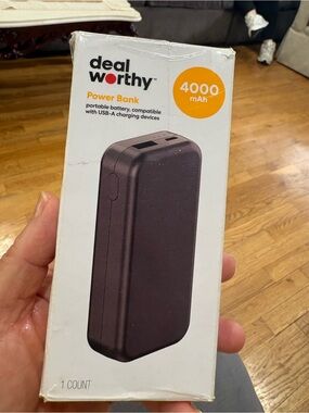 Dealworthy 4000mAh Portable Power Bank - Black